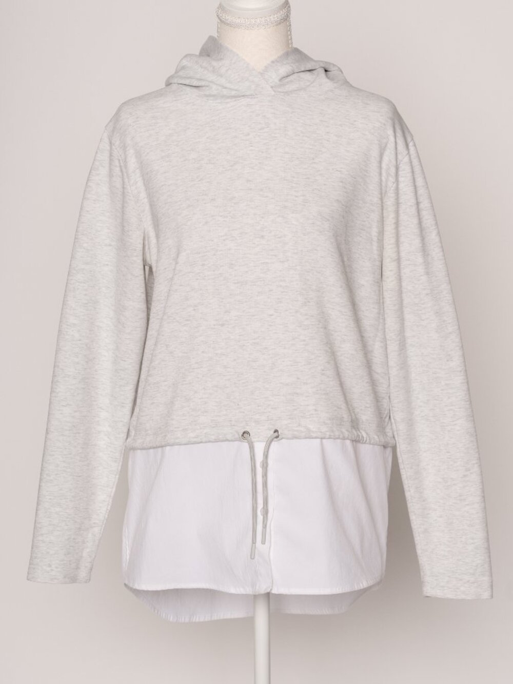 Grey Athleta Gallery Hoodie Pullover Top Sweatshirt Medium Athleisure Clean Girl